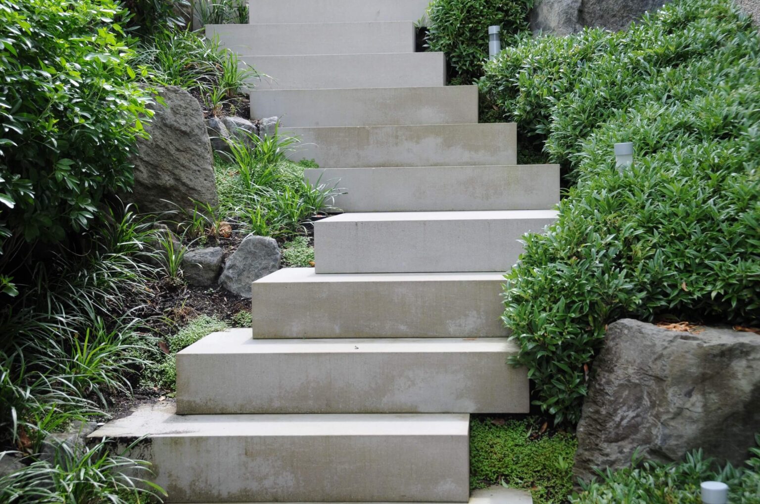 High end landscape construction by Fossil Landscape Construction in Vancouver BC featuring refined outdoor spaces, detailed craftsmanship and timeless design.