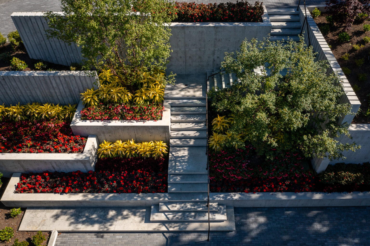 High end landscape construction by Fossil Landscape Construction in Vancouver BC featuring refined outdoor spaces, detailed craftsmanship and timeless design.