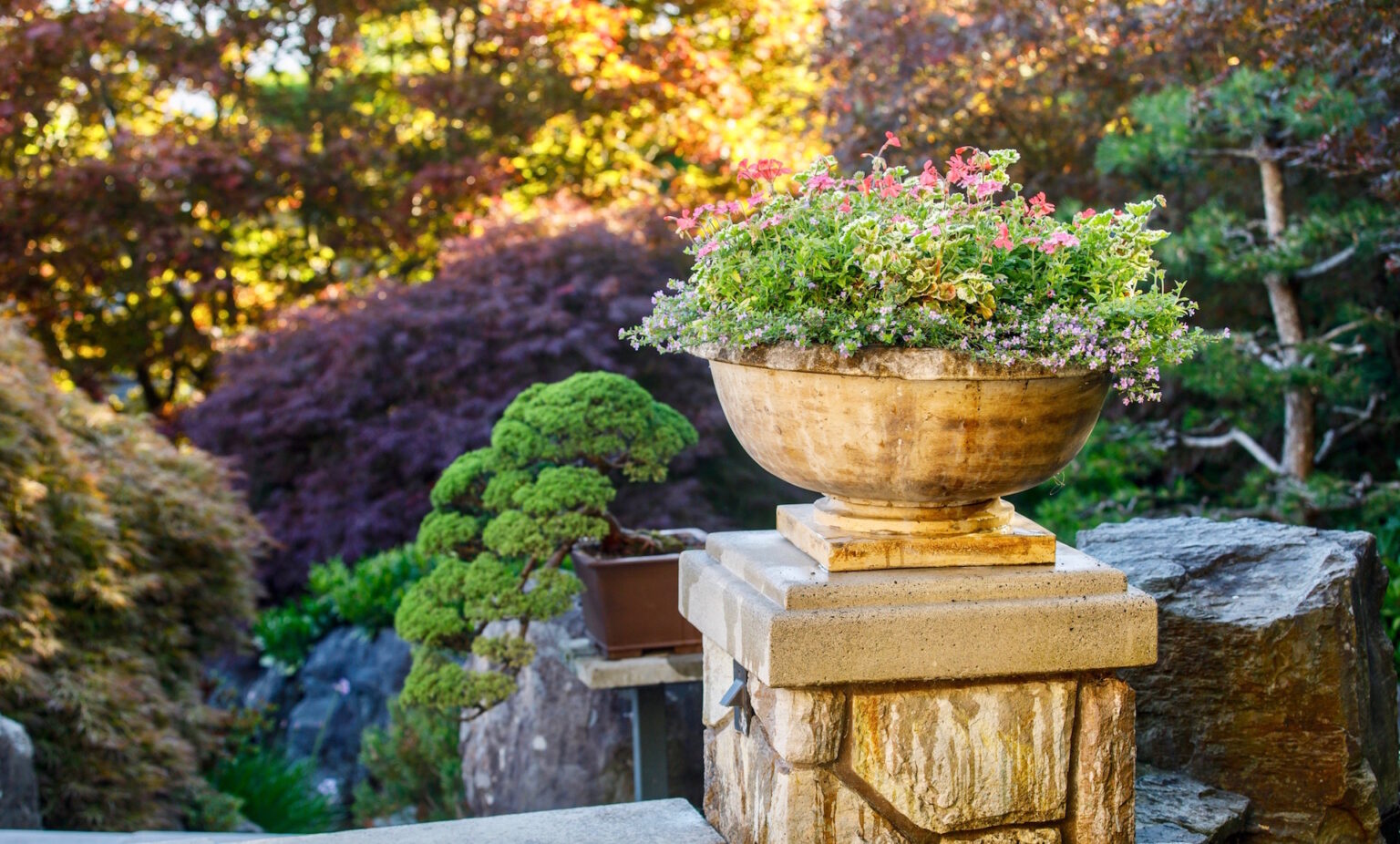 High end landscape construction by Fossil Landscape Construction in Vancouver BC featuring refined outdoor spaces, detailed craftsmanship and timeless design.