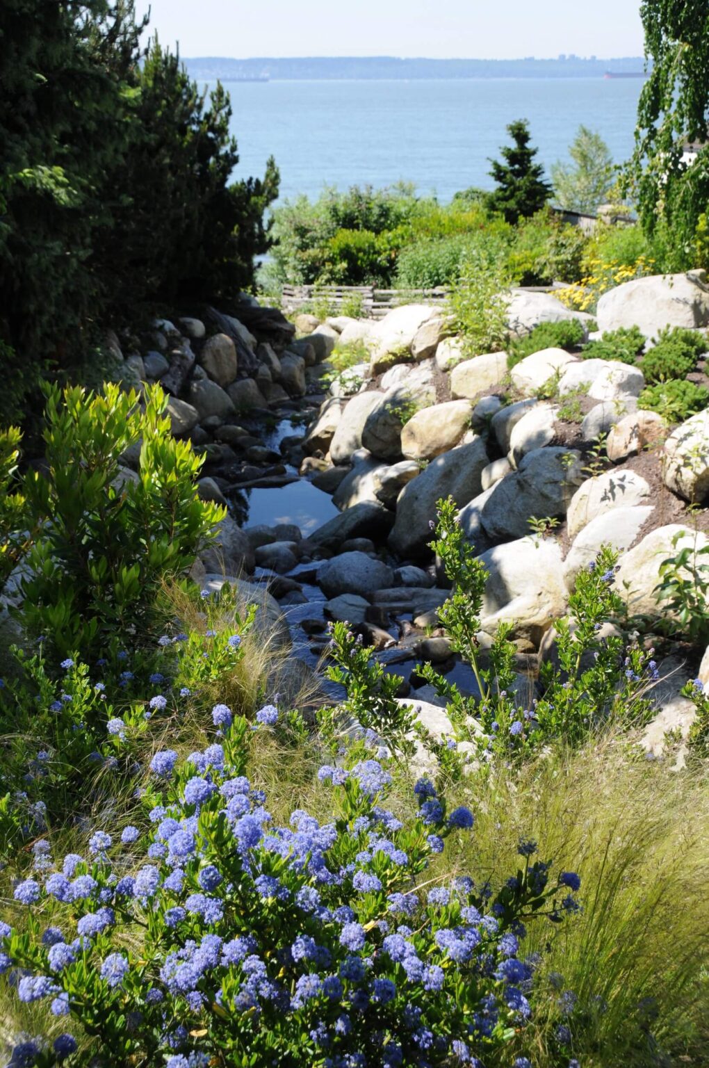 High end landscape construction by Fossil Landscape Construction in Vancouver BC featuring refined outdoor spaces, detailed craftsmanship and timeless design.