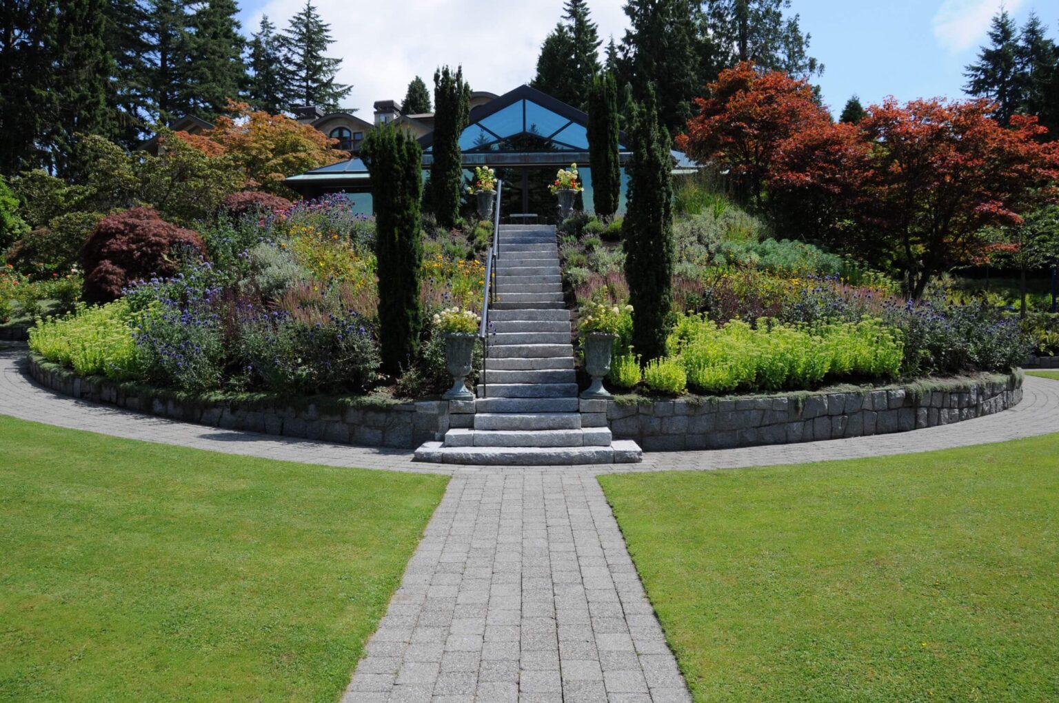 High end landscape construction by Fossil Landscape Construction in Vancouver BC featuring refined outdoor spaces, detailed craftsmanship and timeless design.