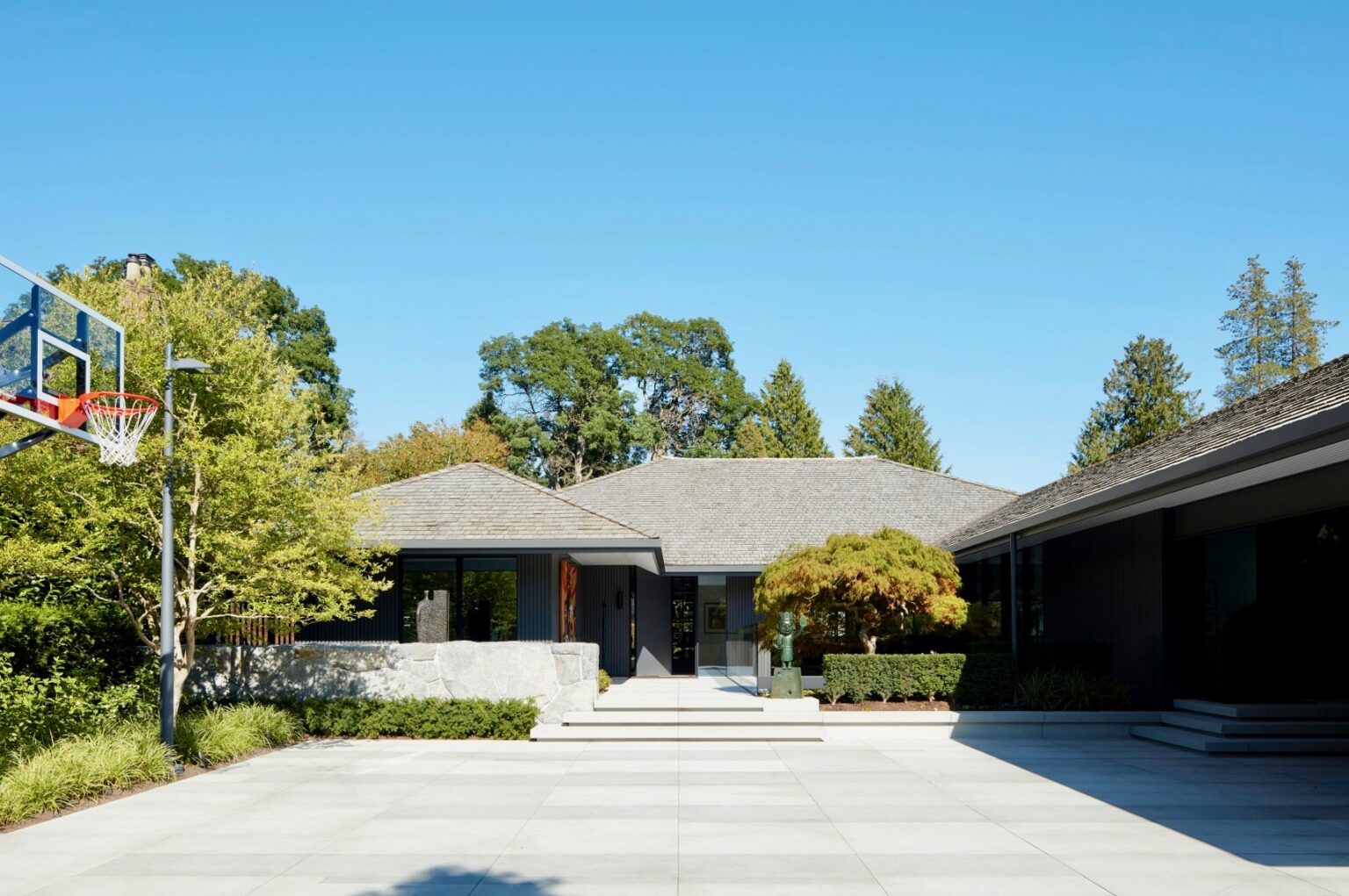 High end landscape construction by Fossil Landscape Construction in Vancouver BC featuring refined outdoor spaces, detailed craftsmanship and timeless design.