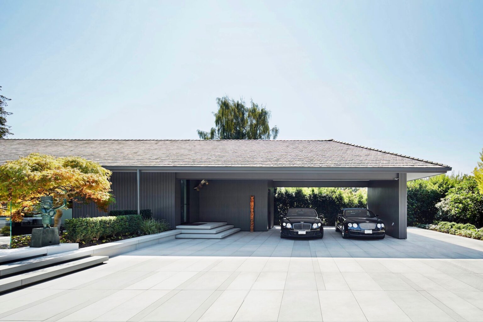 High end landscape construction by Fossil Landscape Construction in Vancouver BC featuring refined outdoor spaces, detailed craftsmanship and timeless design.