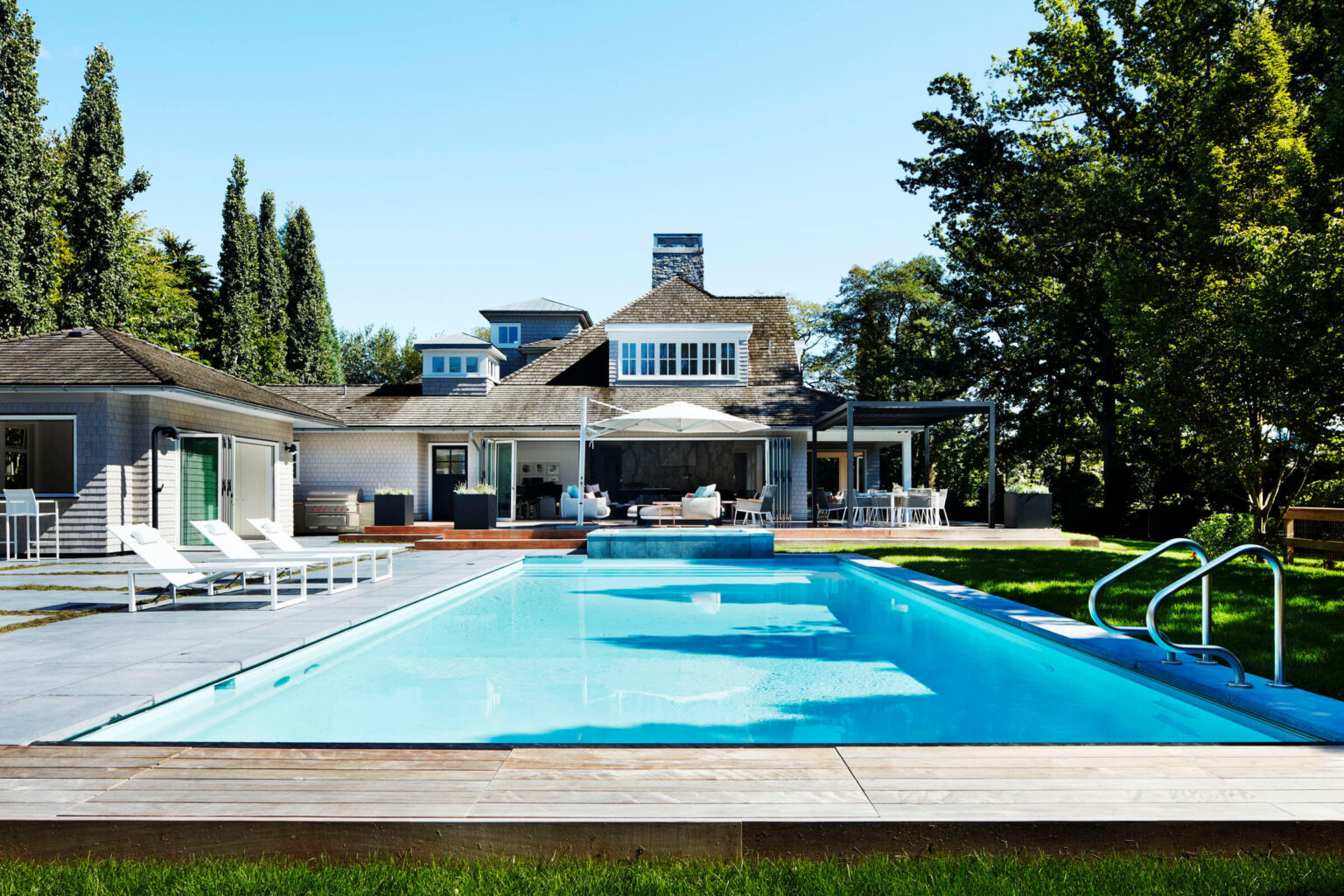 High end landscape construction by Fossil Landscape Construction in Vancouver BC featuring refined outdoor spaces, detailed craftsmanship and timeless design.