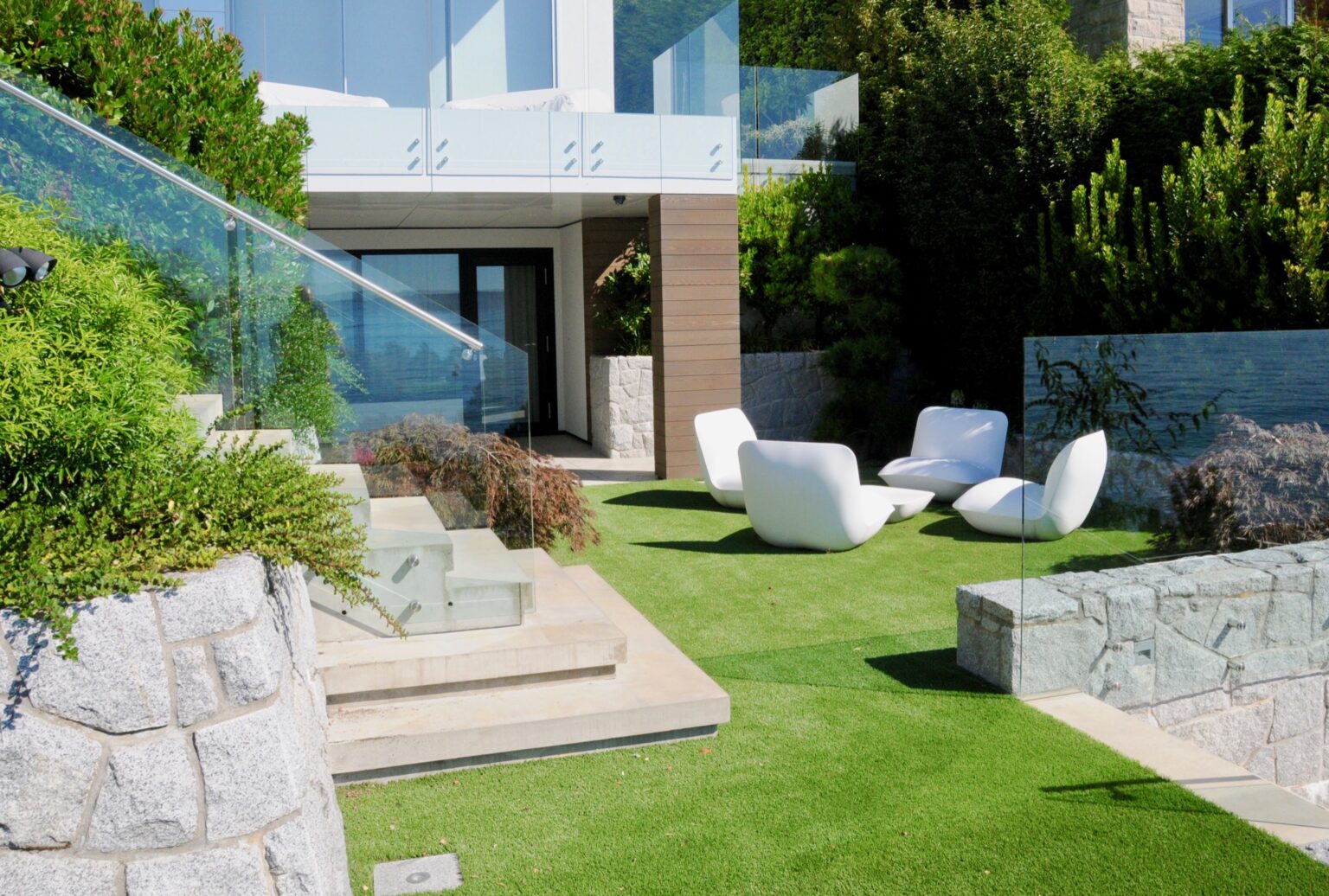 High end landscape construction by Fossil Landscape Construction in Vancouver BC featuring refined outdoor spaces, detailed craftsmanship and timeless design.